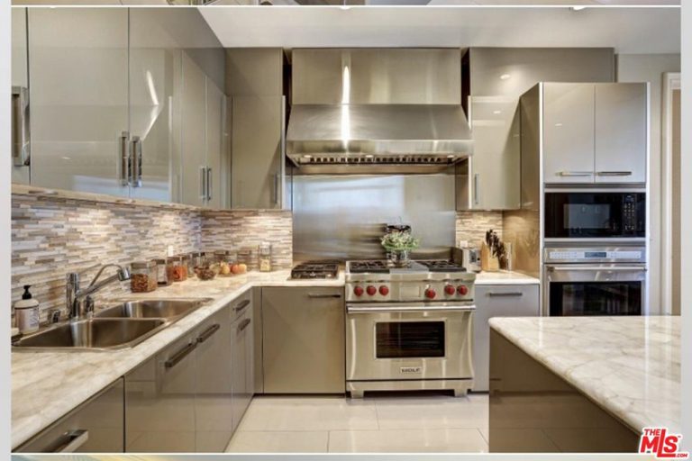 Yolanda Hadid House The Reality Star Lists In Westwood Celebrity