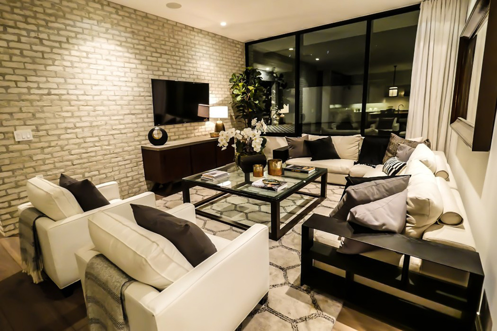 John Krasinski And Emily Blunt Are Selling Their Hollywood Hills West