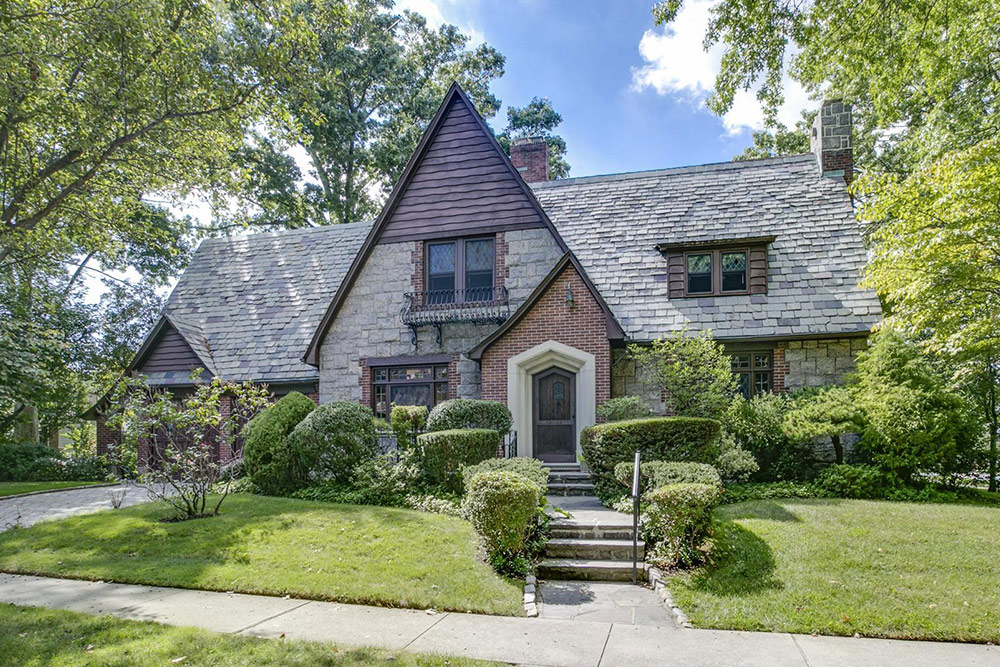 9 Tudor Houses For Sale Real Estate 101 Trulia Blog